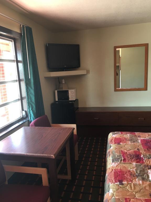 Best Value Inn Motel Sandusky Marianna Exterior foto