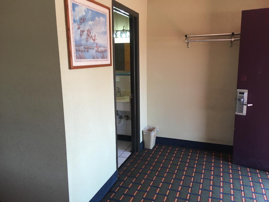 Best Value Inn Motel Sandusky Marianna Exterior foto