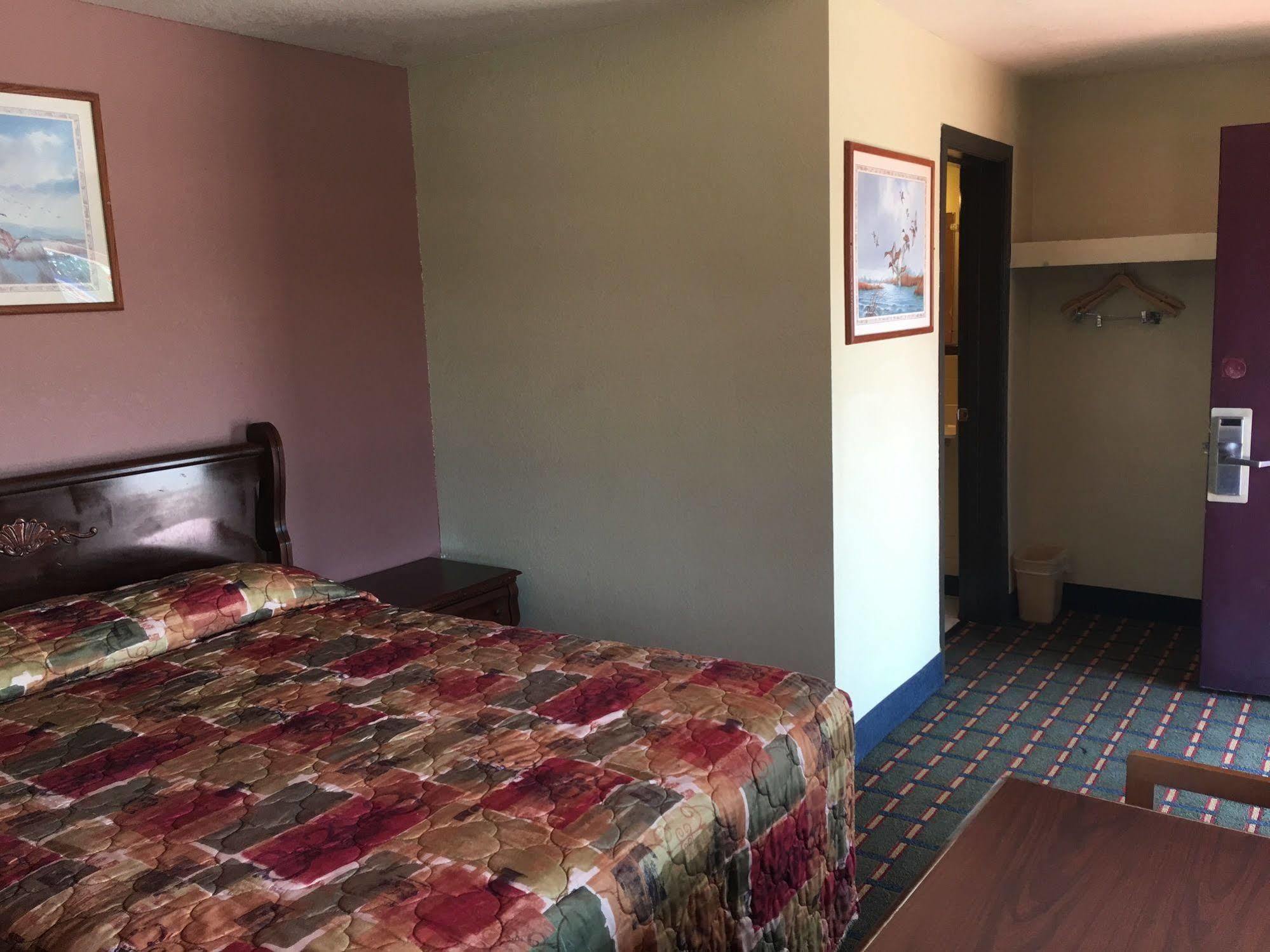 Best Value Inn Motel Sandusky Marianna Exterior foto