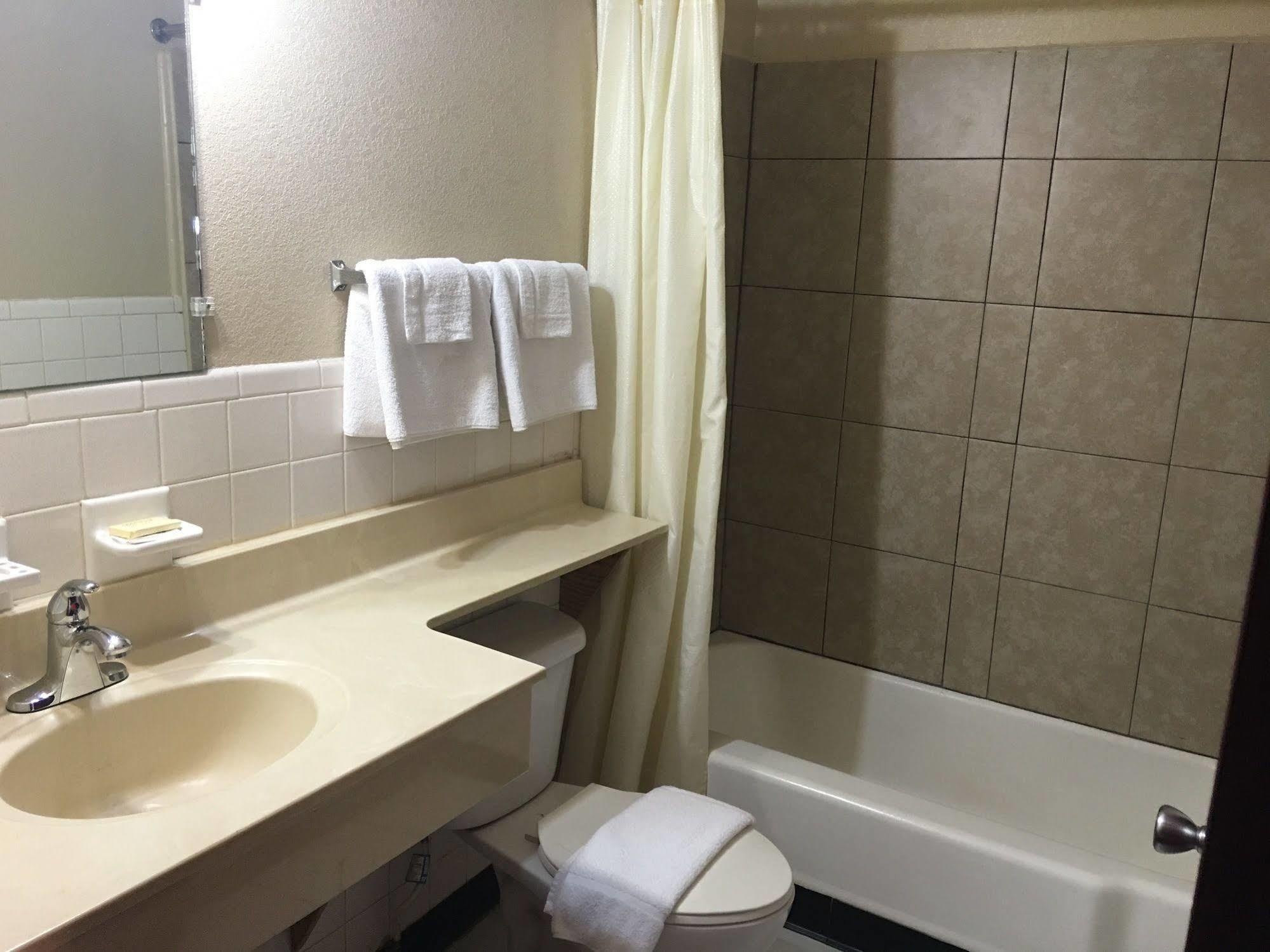 Best Value Inn Motel Sandusky Marianna Exterior foto